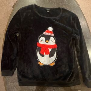 Rue 21 Christmas Penguin Super soft sweatshirt